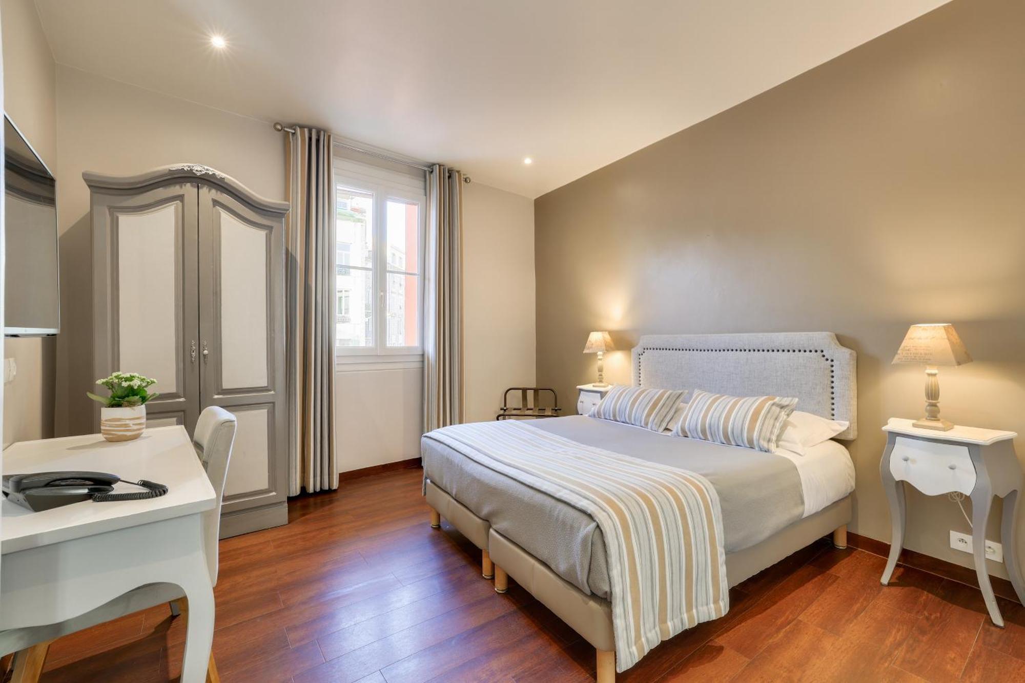 Lepante Hotel 2*